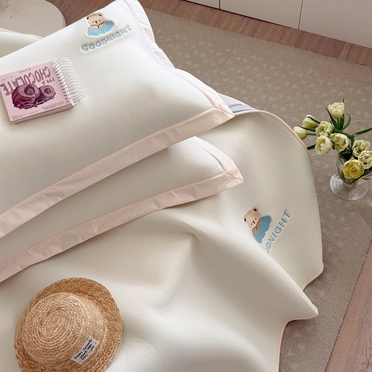 91家纺网 家纺一手货源 找家纺 Sweet dreams甜梦 2026新款夏款A类锦氨卡通刺绣立体床笠款凉感席 安睡小熊