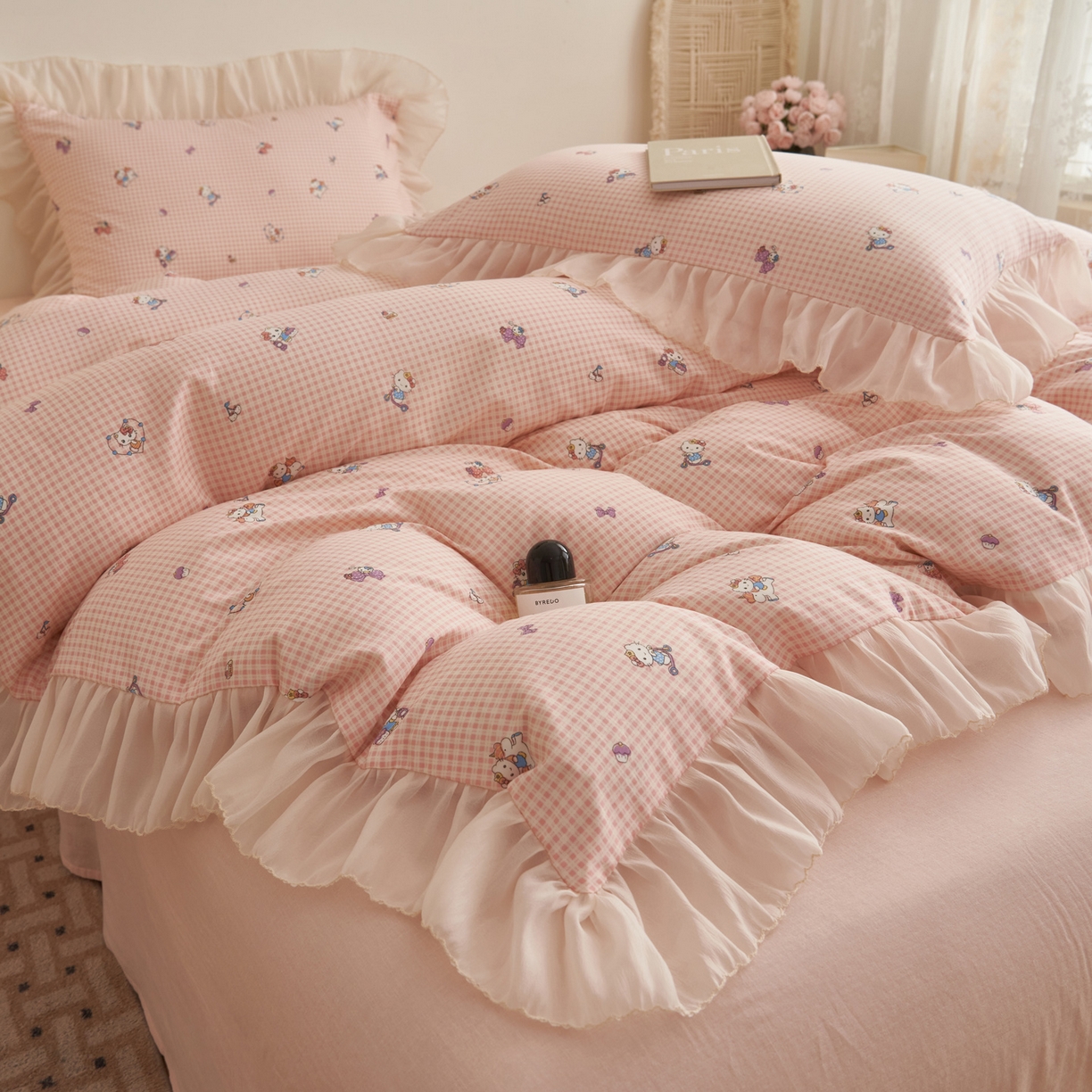 91家纺网 家纺一手货源 找家纺 晨曦家纺 2026春夏新款雪花皱纱花边小碎花小清新少女风四件套 甜心Kitty