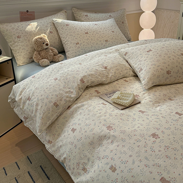 91家纺网 家纺一手货源 找家纺 忆生活家纺 2026春夏新款A类全棉纯棉有氧双层纱小清新四件套 森田小熊