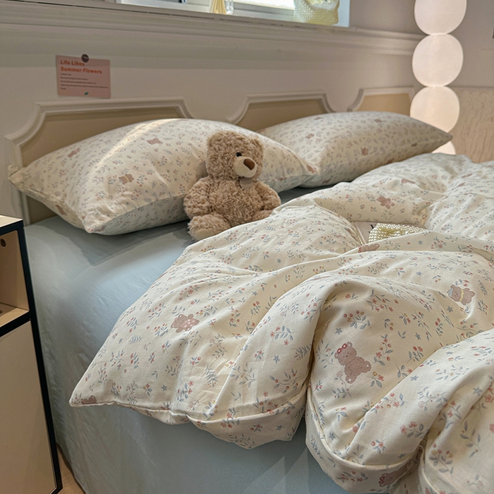 91家纺网 家纺一手货源 找家纺 忆生活家纺 2026春夏新款A类全棉纯棉有氧双层纱小清新四件套 森田小熊