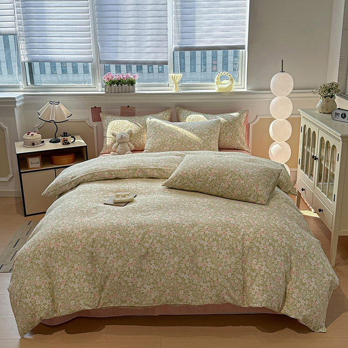 91家纺网 家纺一手货源 找家纺 忆生活家纺 2026春夏新款A类全棉纯棉有氧双层纱小清新四件套 山茶芬芳-绿