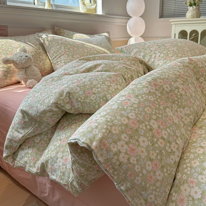 91家纺网 家纺一手货源 找家纺 忆生活家纺 2026春夏新款A类全棉纯棉有氧双层纱小清新四件套 山茶芬芳-绿