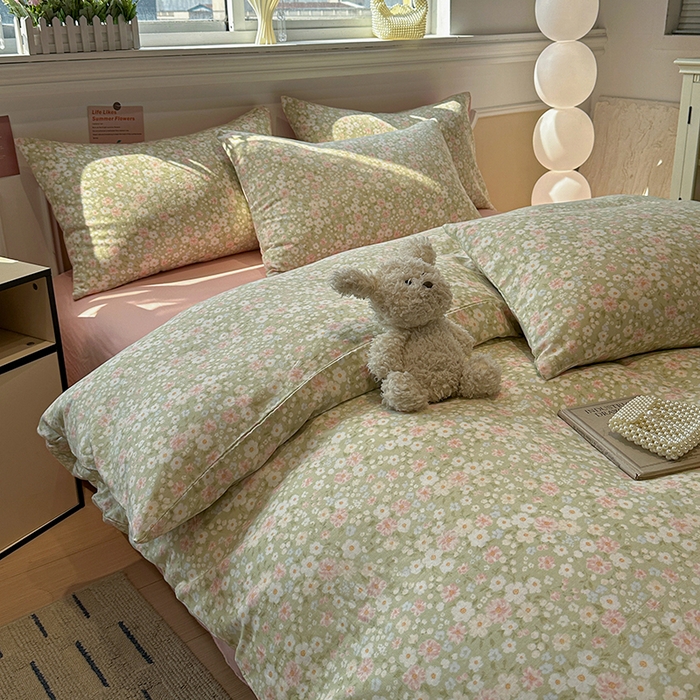 91家纺网 家纺一手货源 找家纺 忆生活家纺 2026春夏新款A类全棉纯棉有氧双层纱小清新四件套 山茶芬芳-绿