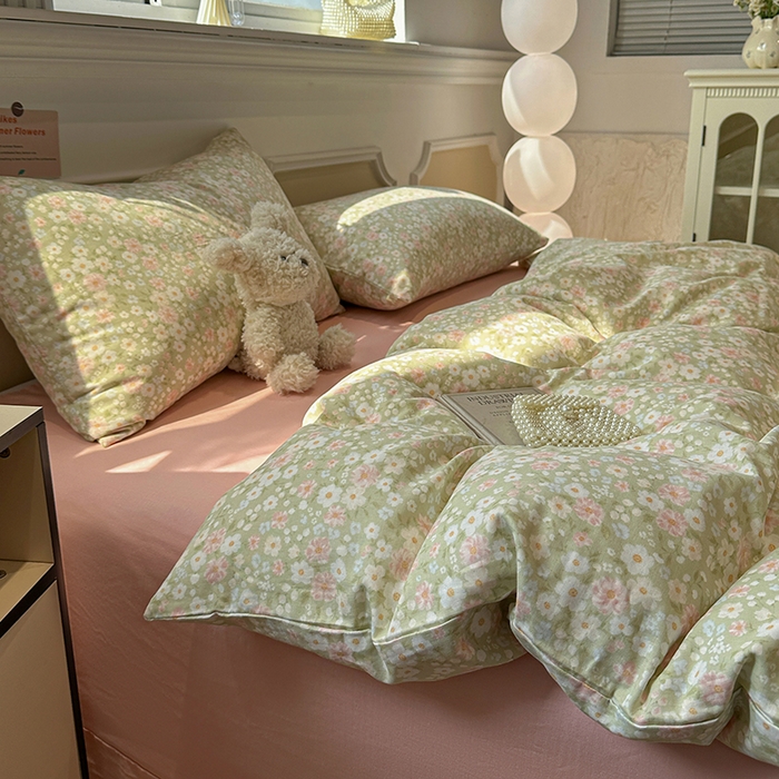 91家纺网 家纺一手货源 找家纺 忆生活家纺 2026春夏新款A类全棉纯棉有氧双层纱小清新四件套 山茶芬芳-绿