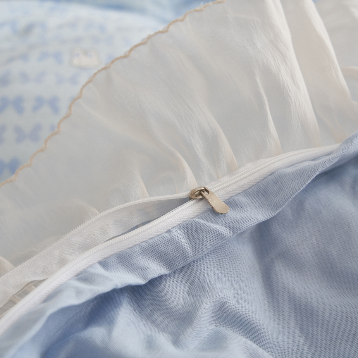 91家纺网 家纺一手货源 找家纺 晨曦家纺 2026春夏新款雪花皱纱花边小碎花小清新少女风四件套 甜心兔蓝