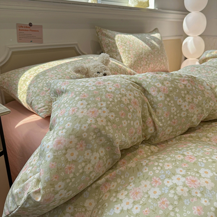 91家纺网 家纺一手货源 找家纺 忆生活家纺 2026春夏新款A类全棉纯棉有氧双层纱小清新四件套 山茶芬芳-绿