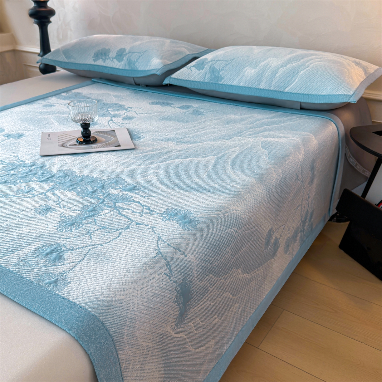 91家纺网 家纺一手货源 找家纺 （总）慕木家纺 2026新款高端PE乙纶双面提花560克冰豆豆凉席迎客松系列（提供买家秀）