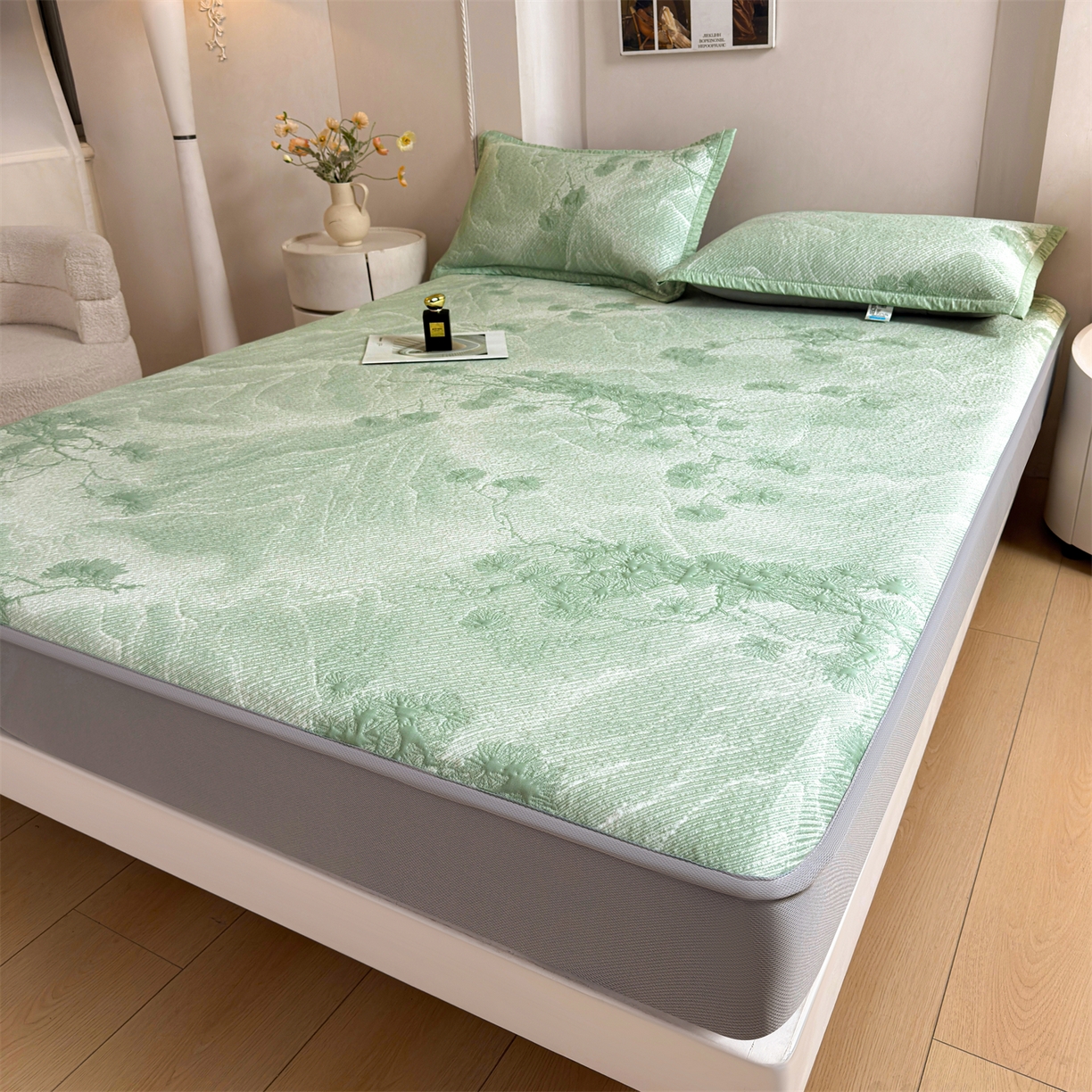 91家纺网 家纺一手货源 找家纺 慕木家纺 2026新款高端PE乙纶双面提花560克冰豆豆凉席迎客松系列（提供买家秀） 迎客松-绿床笠款