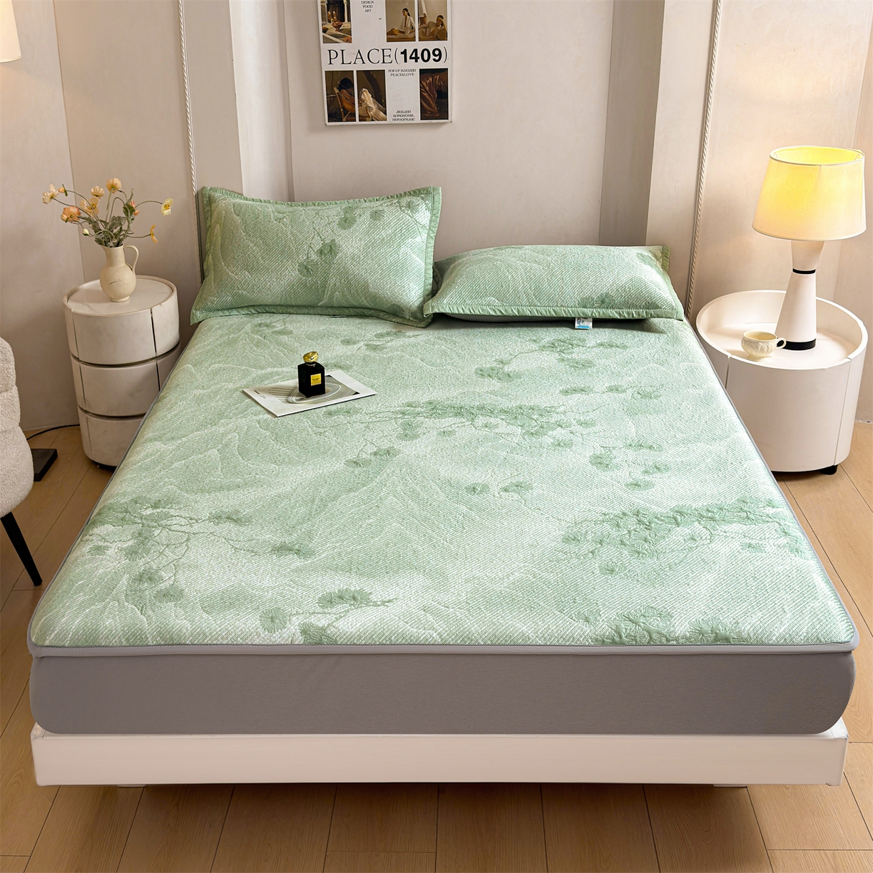 91家纺网 家纺一手货源 找家纺 慕木家纺 2026新款高端PE乙纶双面提花560克冰豆豆凉席迎客松系列（提供买家秀） 迎客松-绿床笠款