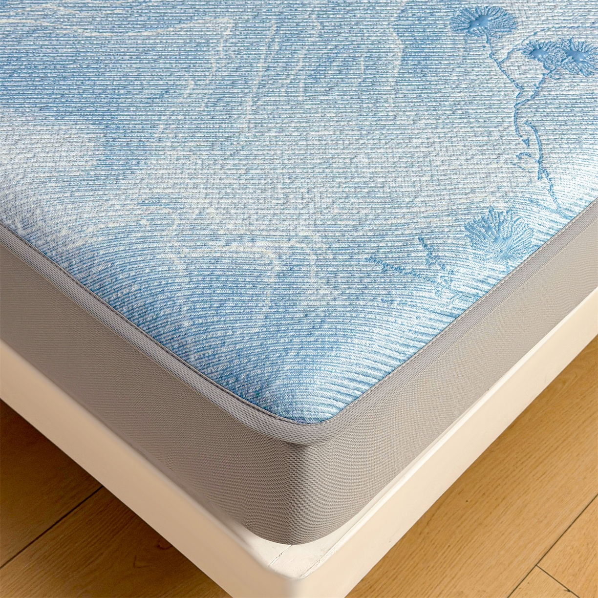 91家纺网 家纺一手货源 找家纺 慕木家纺 2026新款高端PE乙纶双面提花560克冰豆豆凉席迎客松系列（提供买家秀） 迎客松-蓝床笠款