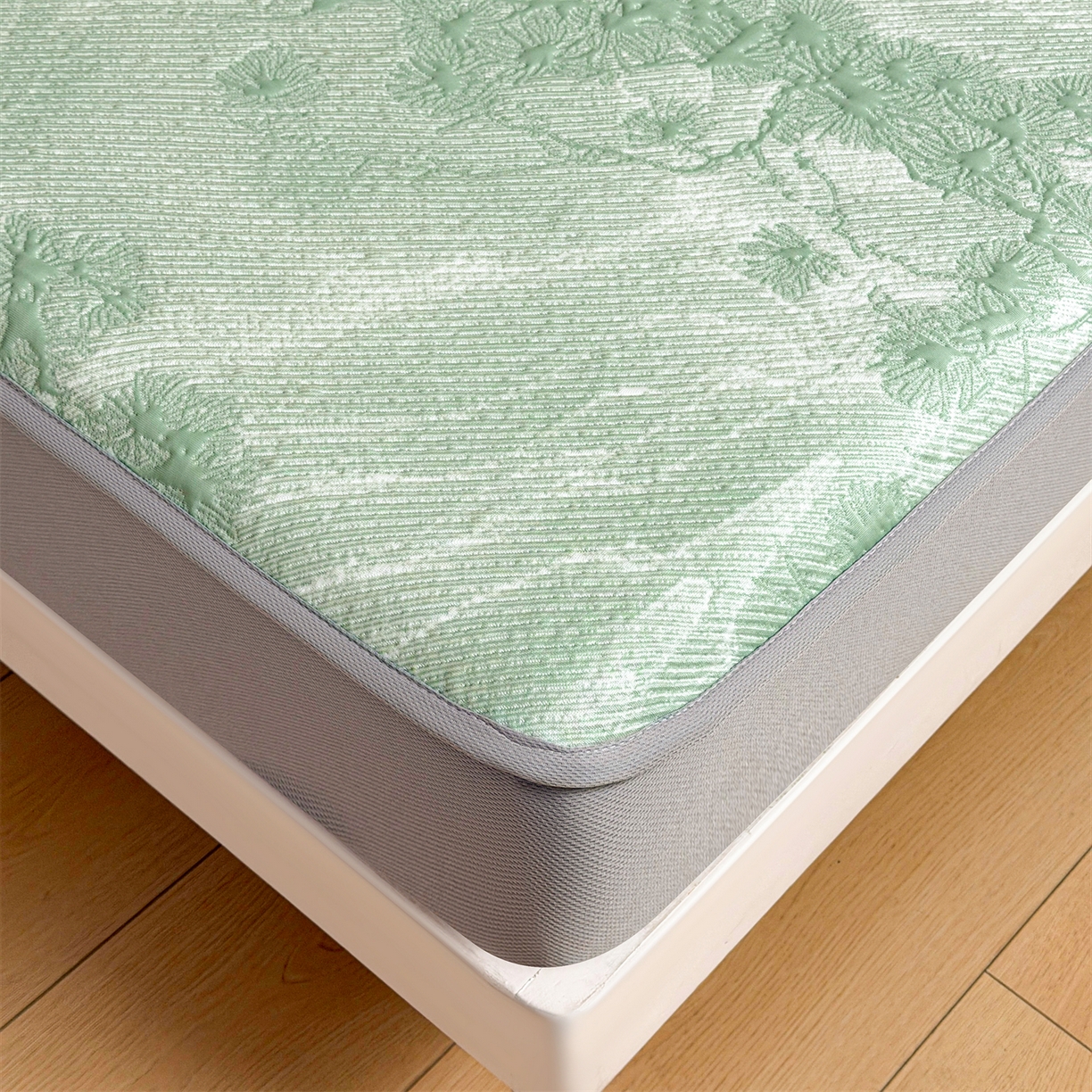 91家纺网 家纺一手货源 找家纺 慕木家纺 2026新款高端PE乙纶双面提花560克冰豆豆凉席迎客松系列（提供买家秀） 迎客松-绿床笠款