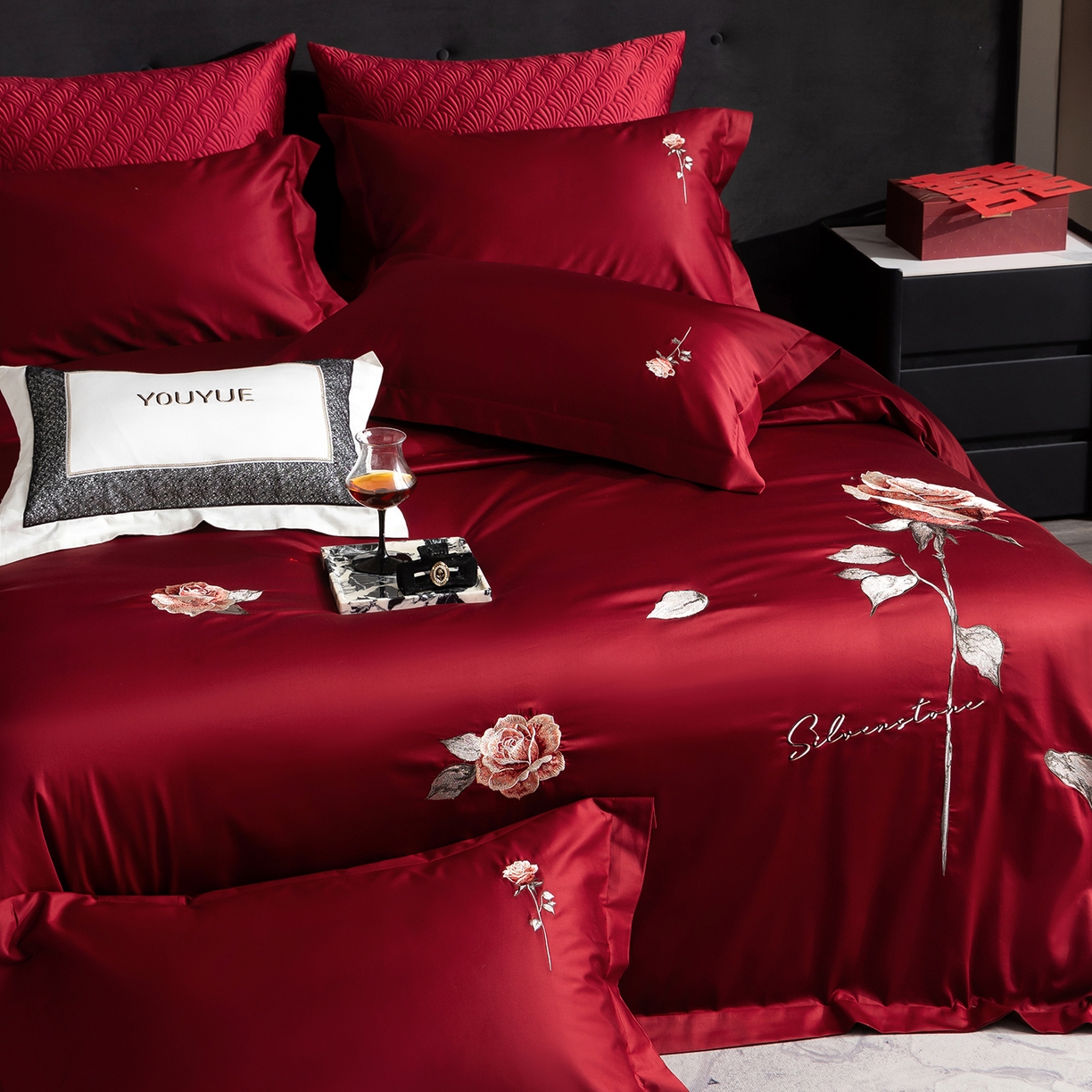 91家纺网 家纺一手货源 找家纺 优悦生活馆 2026新款全棉绣花大红四件套 温情蜜意-大红