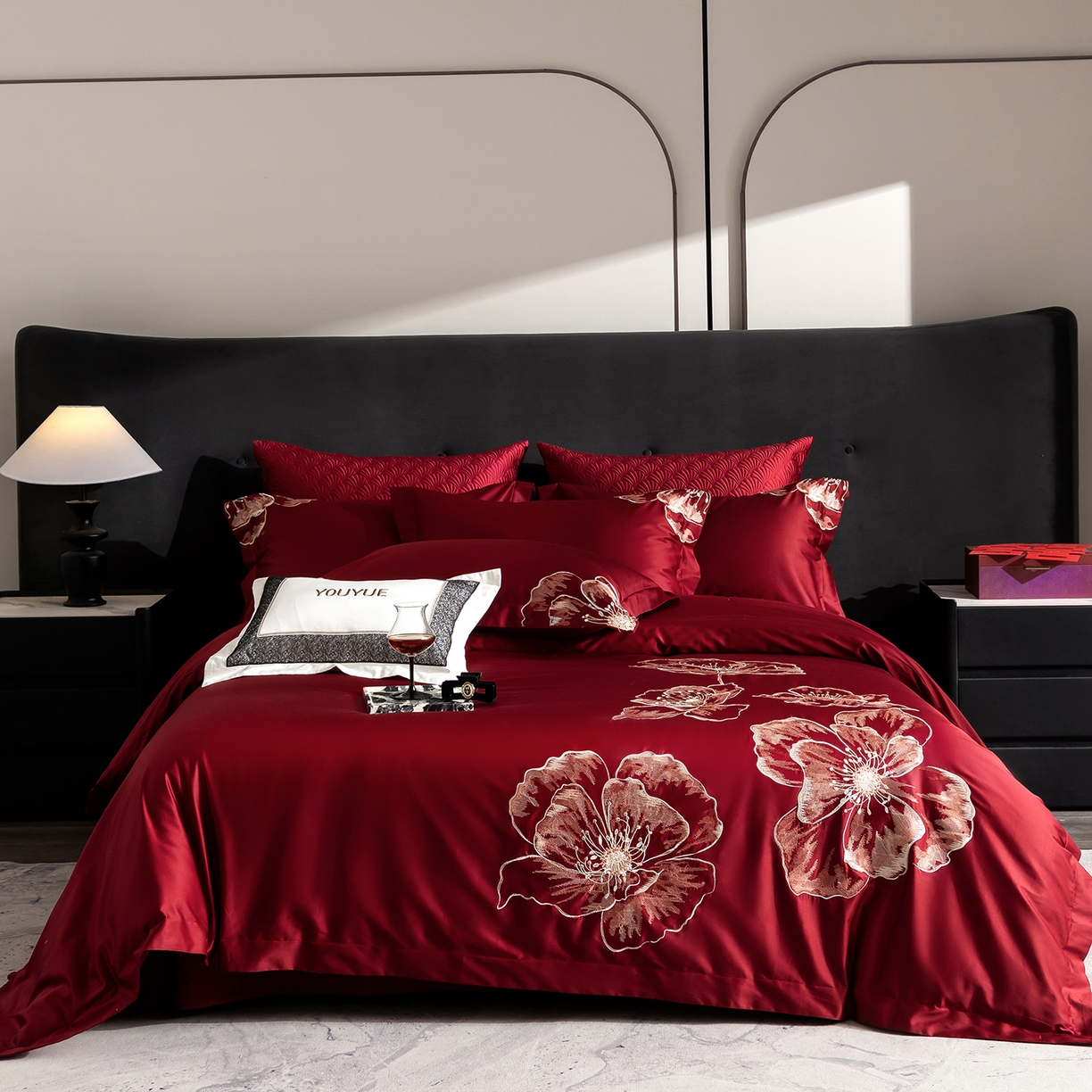 91家纺网 家纺一手货源 找家纺 优悦生活馆 2026新款全棉绣花大红四件套 朝露晨风-大红