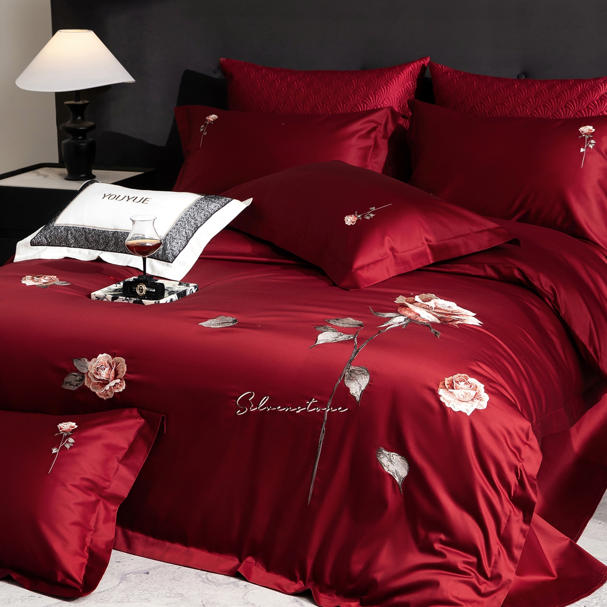 91家纺网 家纺一手货源 找家纺 优悦生活馆 2026新款全棉绣花大红四件套 温情蜜意-大红