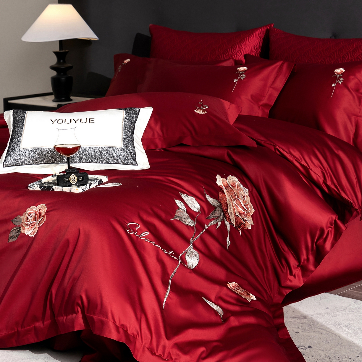 91家纺网 家纺一手货源 找家纺 优悦生活馆 2026新款全棉绣花大红四件套 温情蜜意-大红