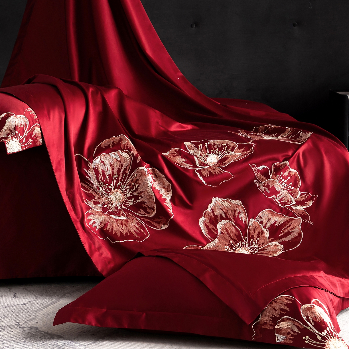 91家纺网 家纺一手货源 找家纺 优悦生活馆 2026新款全棉绣花大红四件套 朝露晨风-大红