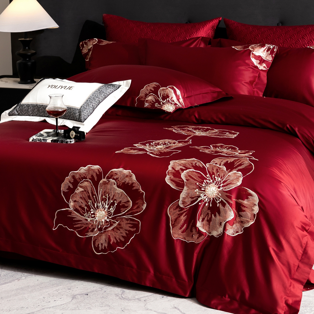 91家纺网 家纺一手货源 找家纺 优悦生活馆 2026新款全棉绣花大红四件套 朝露晨风-大红