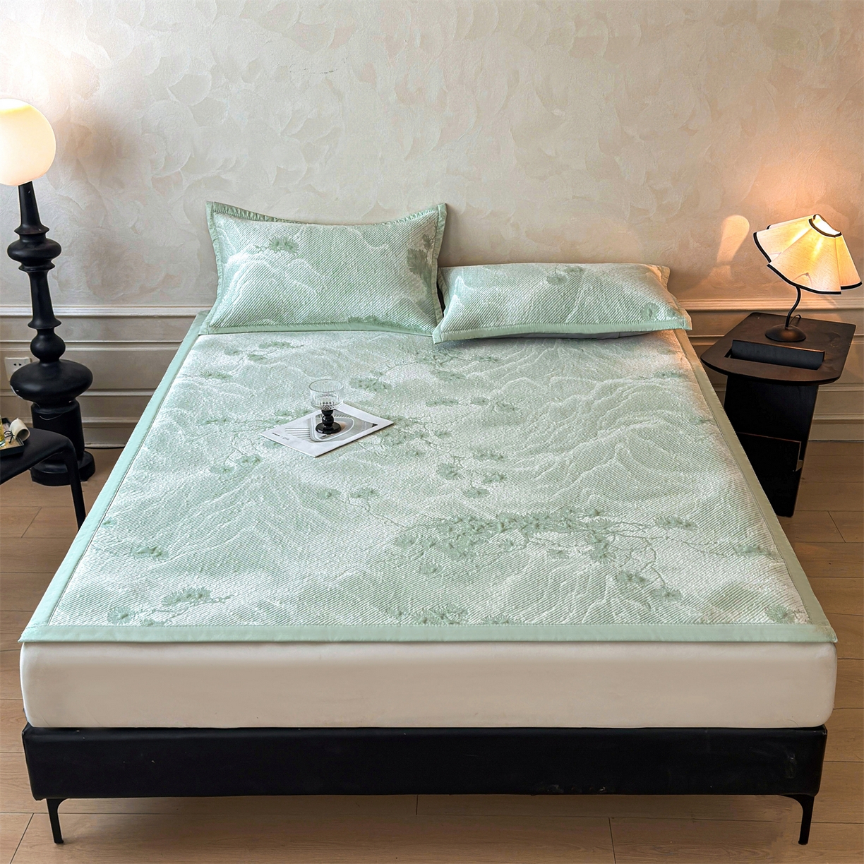 91家纺网 家纺一手货源 找家纺 慕木家纺 2026新款高端PE乙纶双面提花560克冰豆豆凉席迎客松系列（提供买家秀） 迎客松-绿床席款