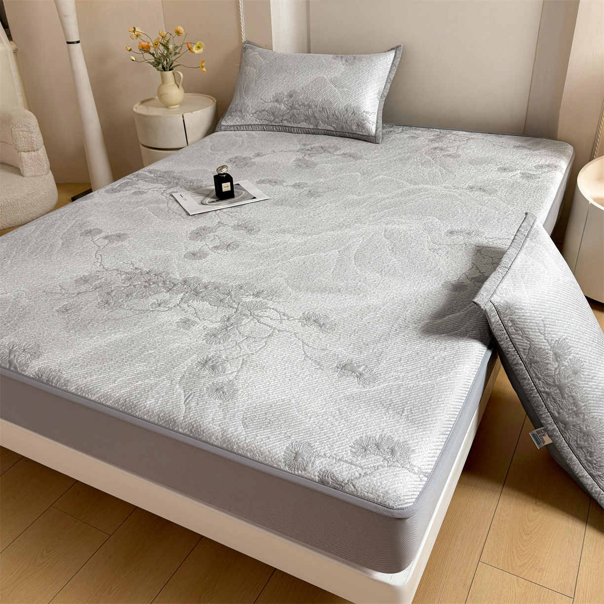 慕木家纺 2026新款高端PE乙纶双面提花560克冰豆豆凉席迎客松系列（提供买家秀） 迎客松-灰床笠款