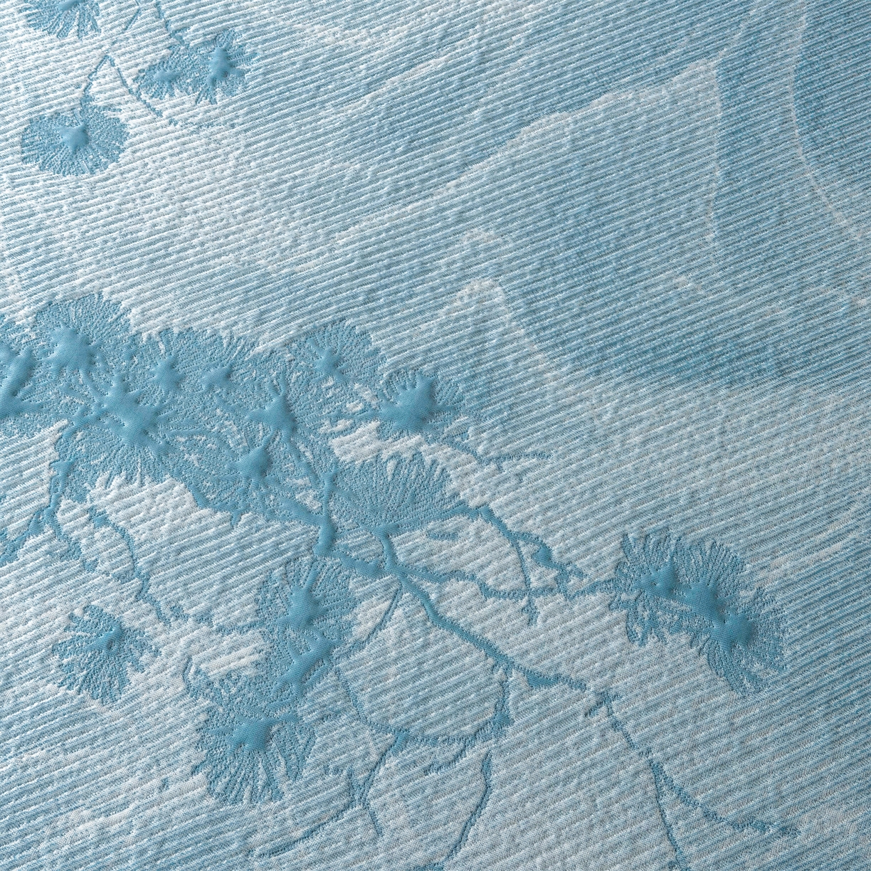 91家纺网 家纺一手货源 找家纺 慕木家纺 2026新款高端PE乙纶双面提花560克冰豆豆凉席迎客松系列（提供买家秀） 迎客松-蓝床席款