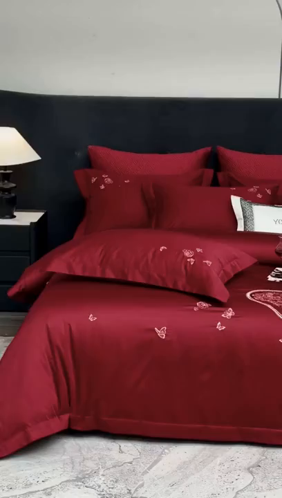 91家纺网 家纺一手货源 找家纺 优悦生活馆 2026新款全棉绣花大红四件套 蝶语森眠-大红