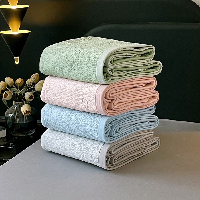 91家纺网 家纺一手货源 找家纺 （总）春皖家纺 2026新款提花浮雕冰豆豆凉感席三件套-浅夏花结