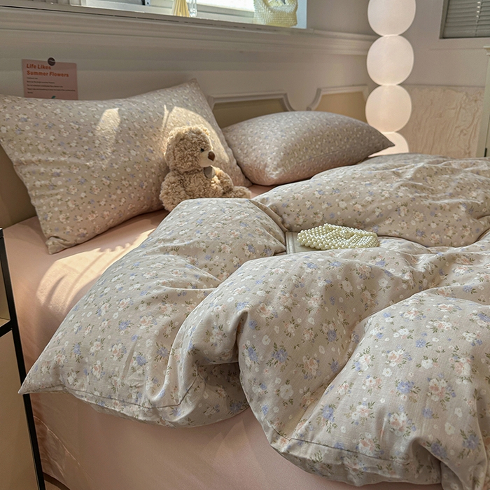 91家纺网 家纺一手货源 找家纺 忆生活家纺 2026春夏新款A类全棉纯棉有氧双层纱小清新四件套 云樱-卡其