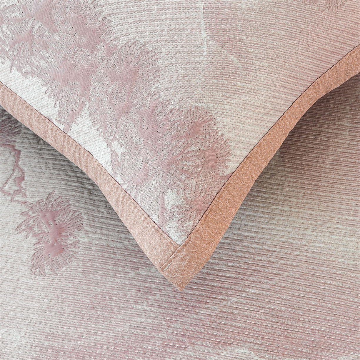 91家纺网 家纺一手货源 找家纺 慕木家纺 2026新款高端PE乙纶双面提花560克冰豆豆凉席迎客松系列（提供买家秀） 迎客松-粉床席款