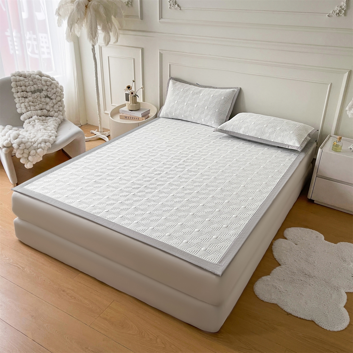 91家纺网 家纺一手货源 找家纺 慕木家纺 2026新款高端三明治硅胶复合PE100%乙纶提花冰豆豆凉席空调席韩版INS系列（提供买家秀） 韩INS-方圆灰床席款