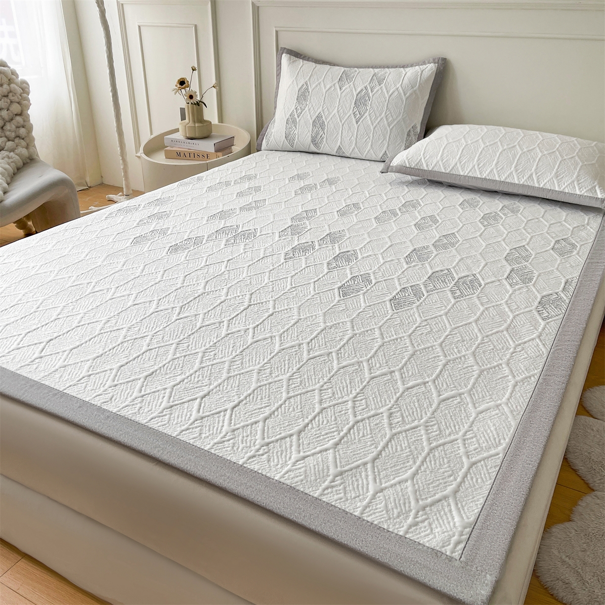 91家纺网 家纺一手货源 找家纺 慕木家纺 2026新款高端三明治硅胶复合PE100%乙纶提花冰豆豆凉席空调席韩版INS系列（提供买家秀） 韩INS-蜂巢床席款