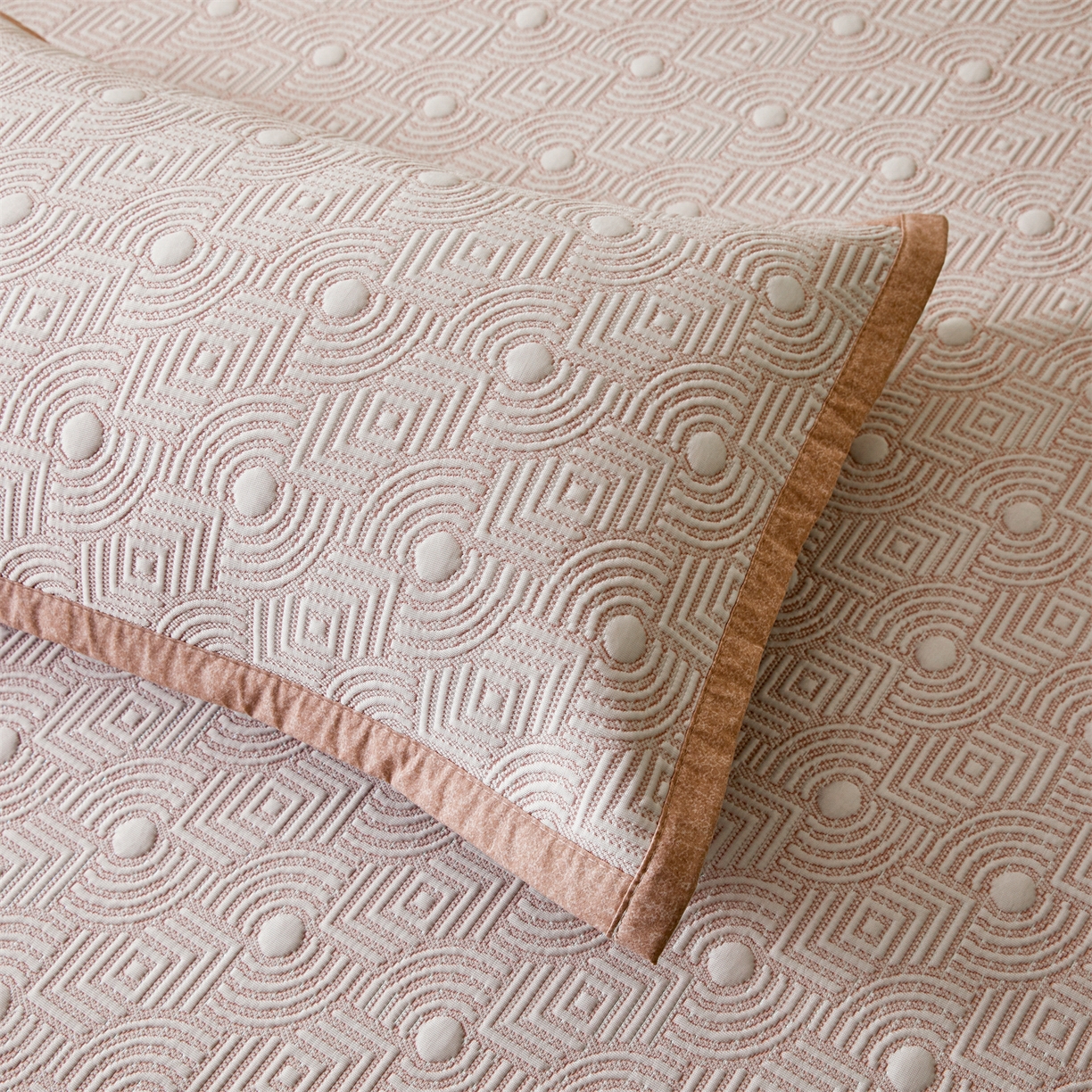 91家纺网 家纺一手货源 找家纺 慕木家纺 2026新款高端三明治硅胶复合PE100%乙纶提花冰豆豆凉席空调席韩版INS系列（提供买家秀） 韩INS-方圆粉床笠款