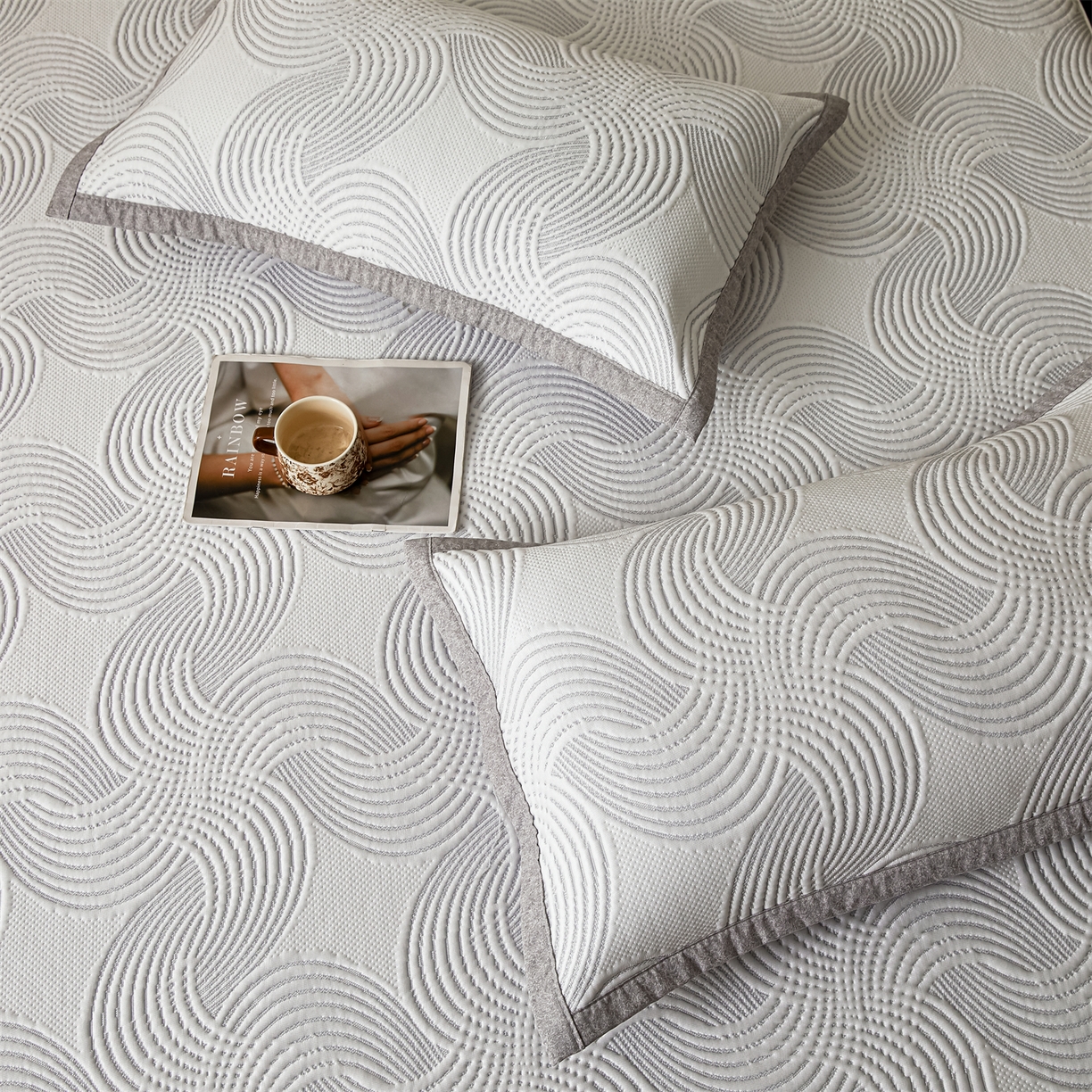 91家纺网 家纺一手货源 找家纺 慕木家纺 2026新款高端三明治硅胶复合PE100%乙纶提花冰豆豆凉席空调席韩版INS系列（提供买家秀） 韩INS-回川灰床笠款