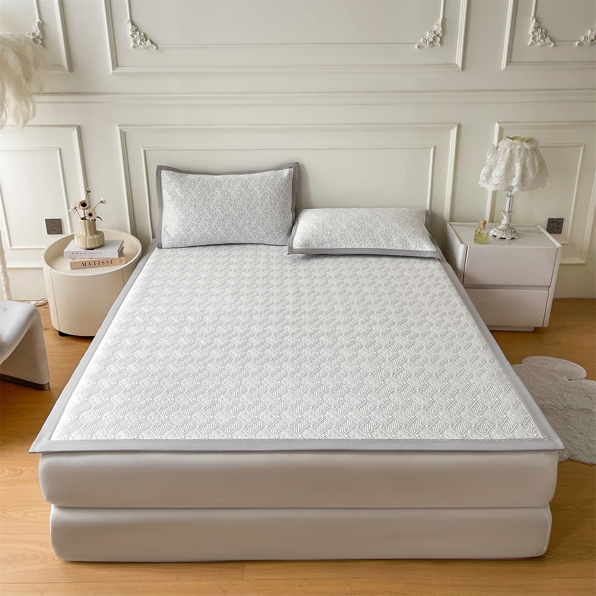 91家纺网 家纺一手货源 找家纺 慕木家纺 2026新款高端三明治硅胶复合PE100%乙纶提花冰豆豆凉席空调席韩版INS系列（提供买家秀） 韩INS-纵横灰床席款