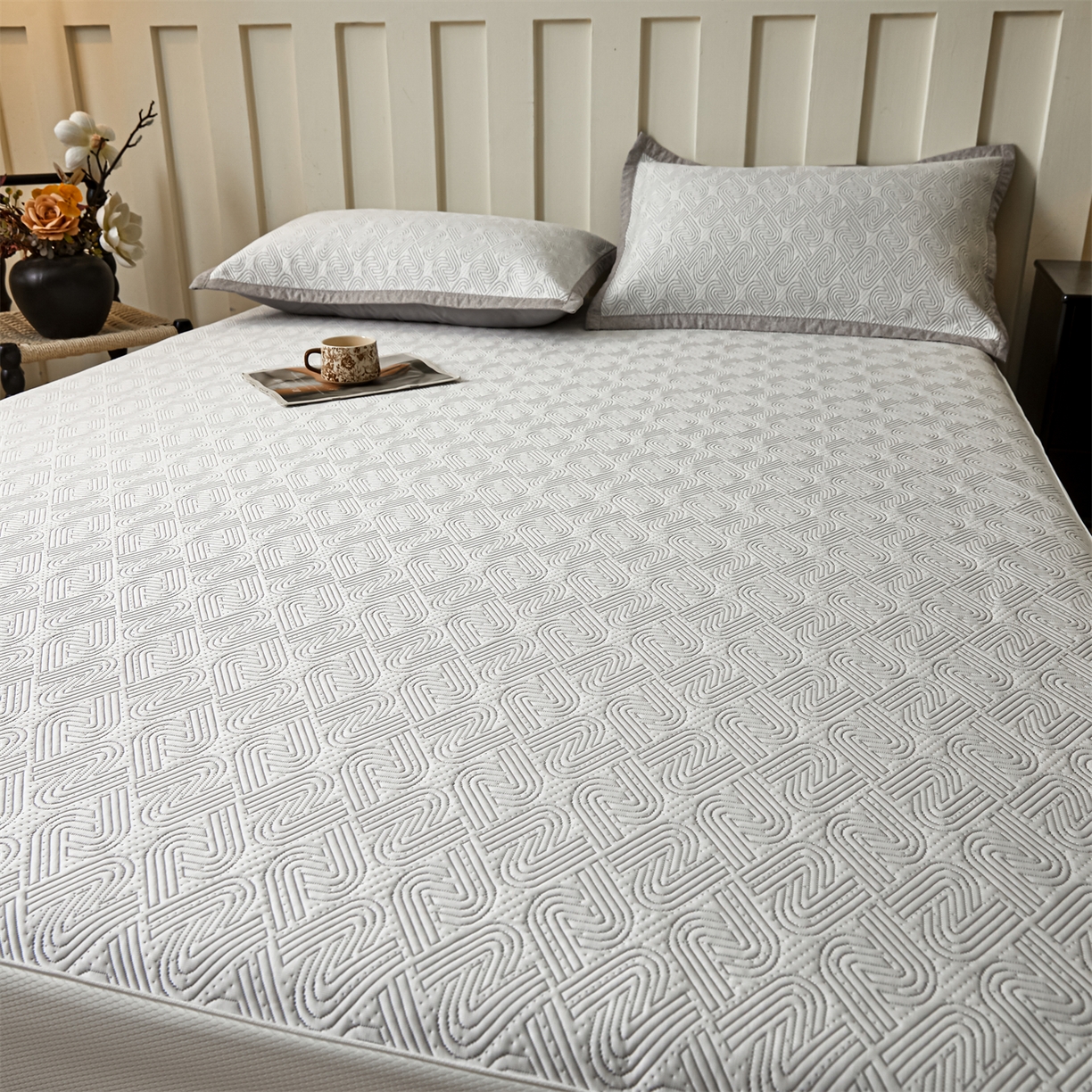 91家纺网 家纺一手货源 找家纺 慕木家纺 2026新款高端三明治硅胶复合PE100%乙纶提花冰豆豆凉席空调席韩版INS系列（提供买家秀） 韩INS-峰回灰床笠款