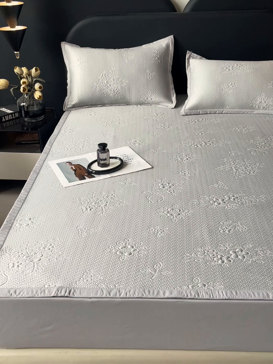 91家纺网 家纺一手货源 找家纺 春皖家纺 2026新款提花浮雕冰豆豆凉感席三件套-浅夏花结 浅夏花结-灰