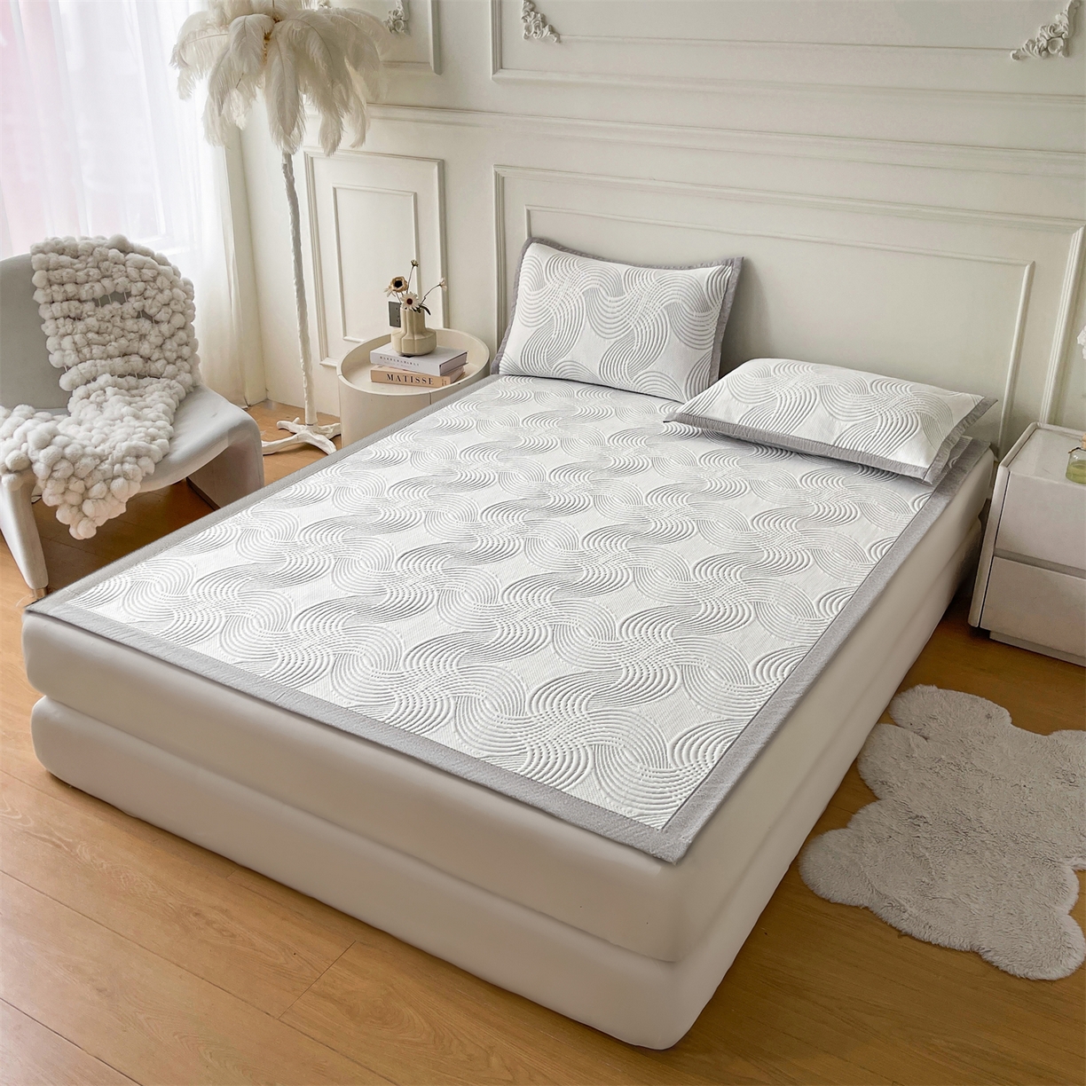 91家纺网 家纺一手货源 找家纺 慕木家纺 2026新款高端三明治硅胶复合PE100%乙纶提花冰豆豆凉席空调席韩版INS系列（提供买家秀） 韩INS-回川灰床席款