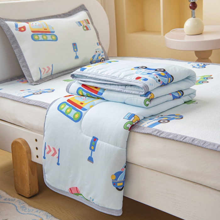 91家纺网 家纺一手货源 找家纺 鱼宝 2026新款儿童夏被凉席三件套 超级警车