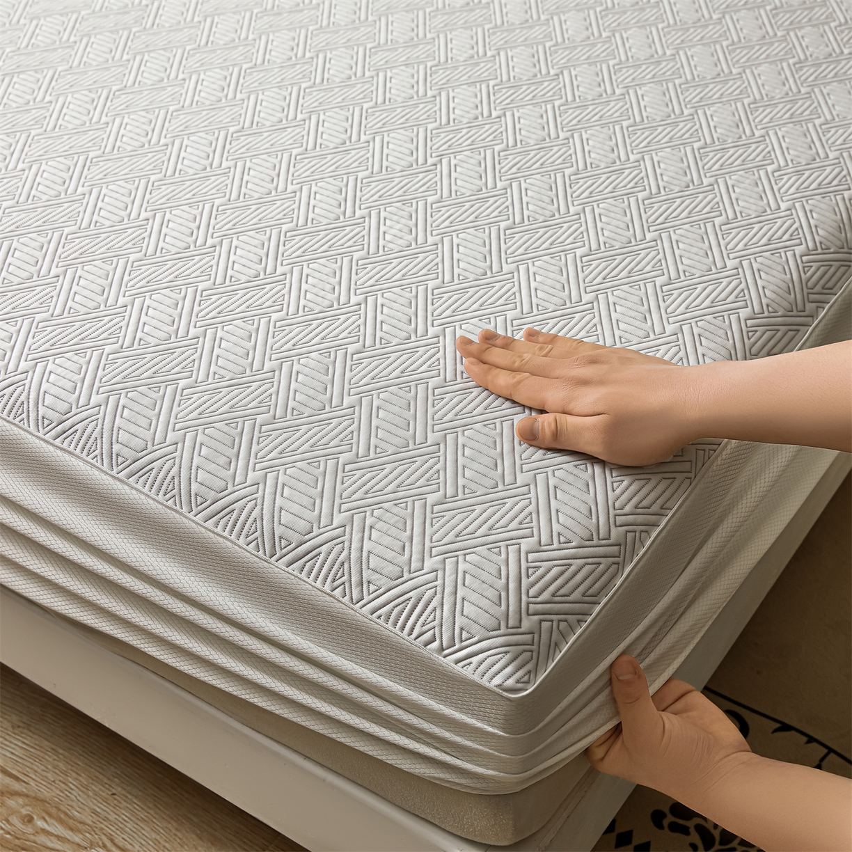 91家纺网 家纺一手货源 找家纺 慕木家纺 2026新款高端三明治硅胶复合PE100%乙纶提花冰豆豆凉席空调席韩版INS系列（提供买家秀） 韩INS-纵横灰床笠款