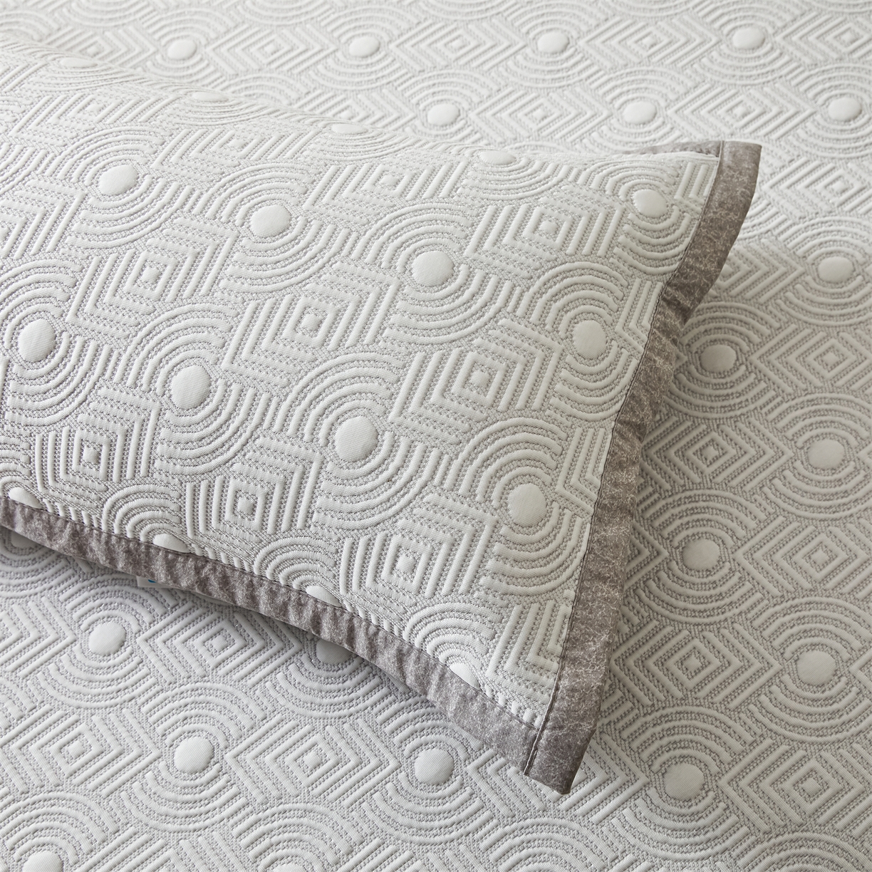 91家纺网 家纺一手货源 找家纺 慕木家纺 2026新款高端三明治硅胶复合PE100%乙纶提花冰豆豆凉席空调席韩版INS系列（提供买家秀） 韩INS-方圆灰床笠款