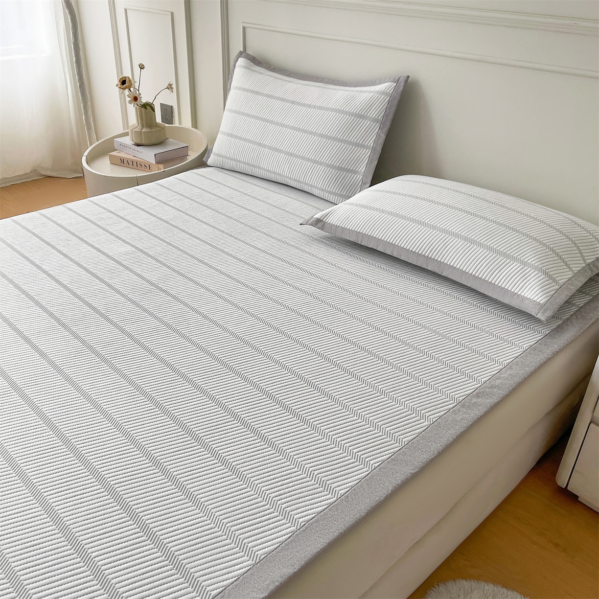 91家纺网 家纺一手货源 找家纺 慕木家纺 2026新款高端三明治硅胶复合PE100%乙纶提花冰豆豆凉席空调席韩版INS系列（提供买家秀） 韩INS-韩结床席款