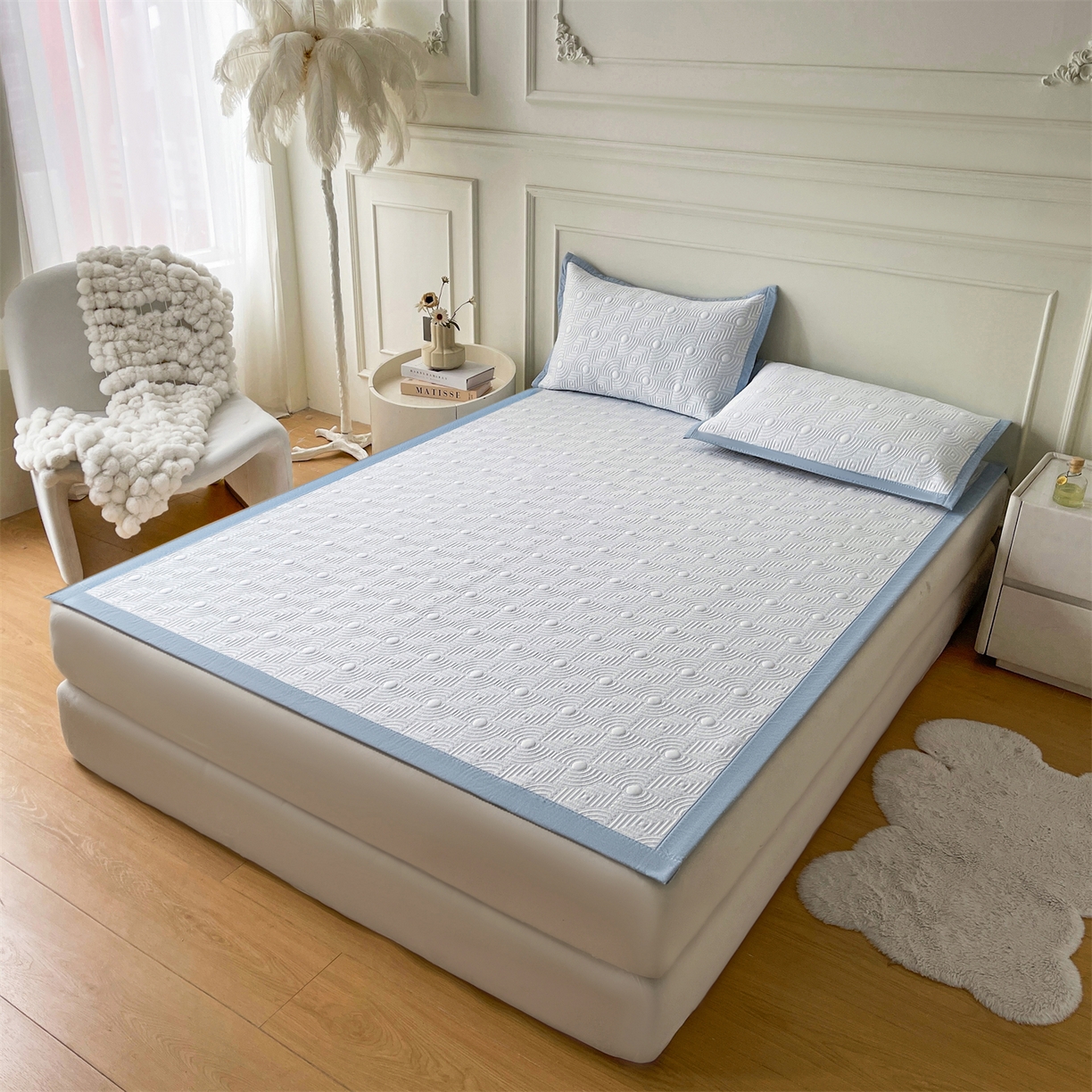 91家纺网 家纺一手货源 找家纺 慕木家纺 2026新款高端三明治硅胶复合PE100%乙纶提花冰豆豆凉席空调席韩版INS系列（提供买家秀） 韩INS-方圆蓝床席款