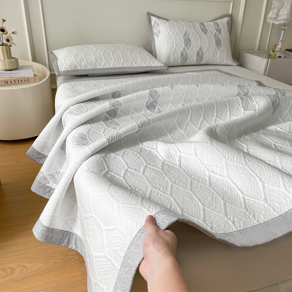 91家纺网 家纺一手货源 找家纺 （总）慕木家纺 2026新款高端三明治硅胶复合PE100%乙纶提花冰豆豆凉席空调席韩版INS系列（提供买家秀）