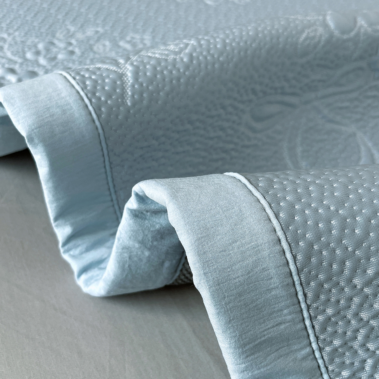 91家纺网 家纺一手货源 找家纺 春皖家纺 2026新款提花浮雕冰豆豆凉感席三件套-浅夏花结 浅夏花结-蓝