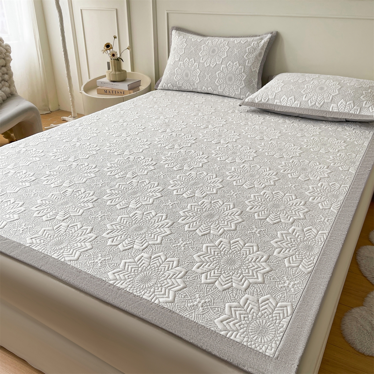 91家纺网 家纺一手货源 找家纺 慕木家纺 2026新款高端三明治硅胶复合PE100%乙纶提花冰豆豆凉席空调席韩版INS系列（提供买家秀） 韩INS-齐雪灰床席款