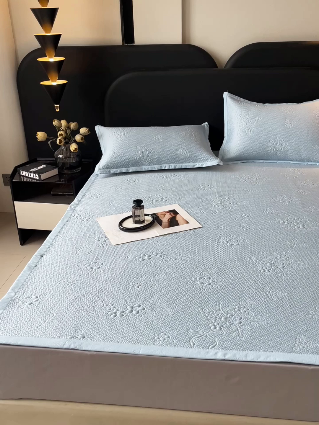 91家纺网 家纺一手货源 找家纺 春皖家纺 2026新款提花浮雕冰豆豆凉感席三件套-浅夏花结 浅夏花结-蓝