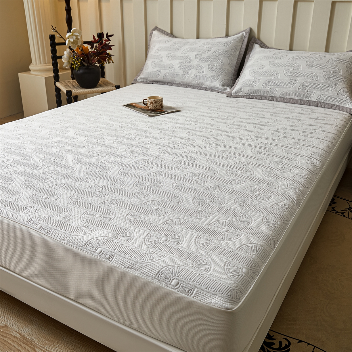 91家纺网 家纺一手货源 找家纺 慕木家纺 2026新款高端三明治硅胶复合PE100%乙纶提花冰豆豆凉席空调席韩版INS系列（提供买家秀） 韩INS-云间环床笠款