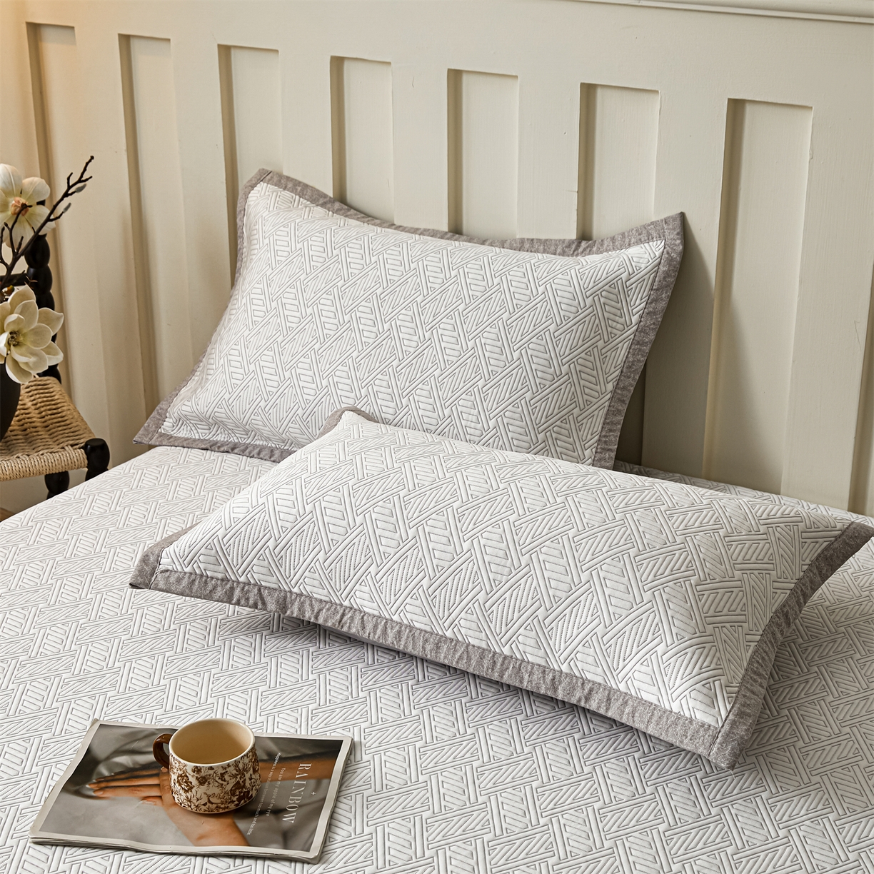 91家纺网 家纺一手货源 找家纺 慕木家纺 2026新款高端三明治硅胶复合PE100%乙纶提花冰豆豆凉席空调席韩版INS系列（提供买家秀） 韩INS-纵横灰床笠款