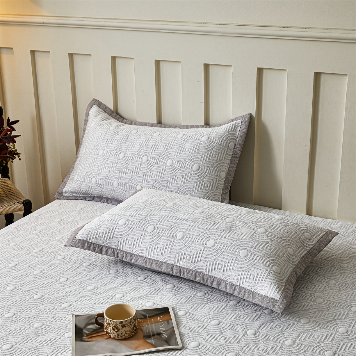 91家纺网 家纺一手货源 找家纺 慕木家纺 2026新款高端三明治硅胶复合PE100%乙纶提花冰豆豆凉席空调席韩版INS系列（提供买家秀） 韩INS-方圆灰床笠款