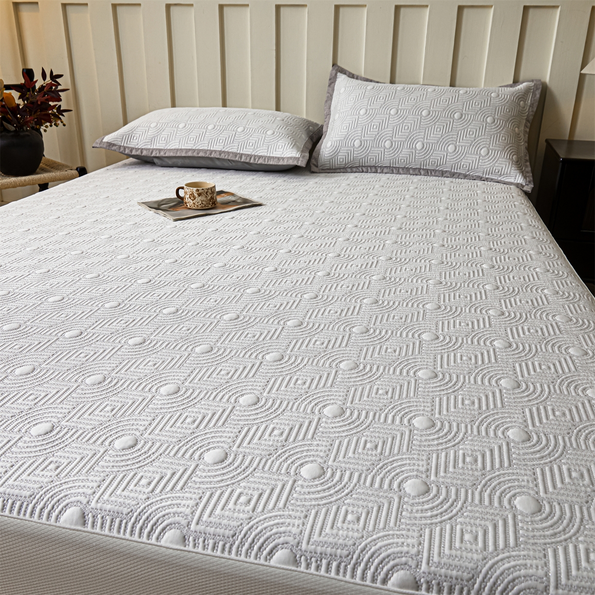 91家纺网 家纺一手货源 找家纺 慕木家纺 2026新款高端三明治硅胶复合PE100%乙纶提花冰豆豆凉席空调席韩版INS系列（提供买家秀） 韩INS-方圆灰床笠款