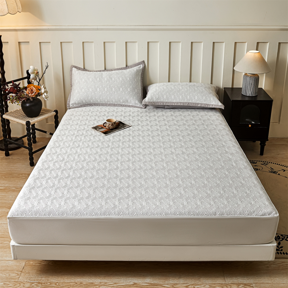 91家纺网 家纺一手货源 找家纺 慕木家纺 2026新款高端三明治硅胶复合PE100%乙纶提花冰豆豆凉席空调席韩版INS系列（提供买家秀） 韩INS-峰回灰床笠款